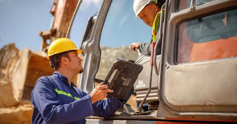 Avantajele Utilizării Terminalelor Mobile Robuste pe Șantierele de Construcții