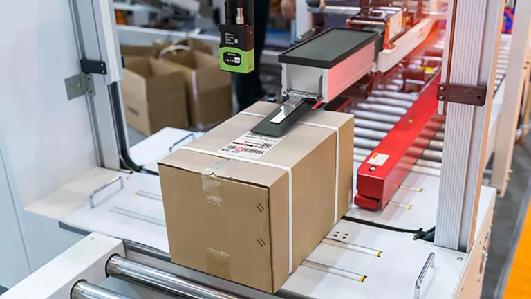 Inovații în etichetarea automată pentru producție și ambalare