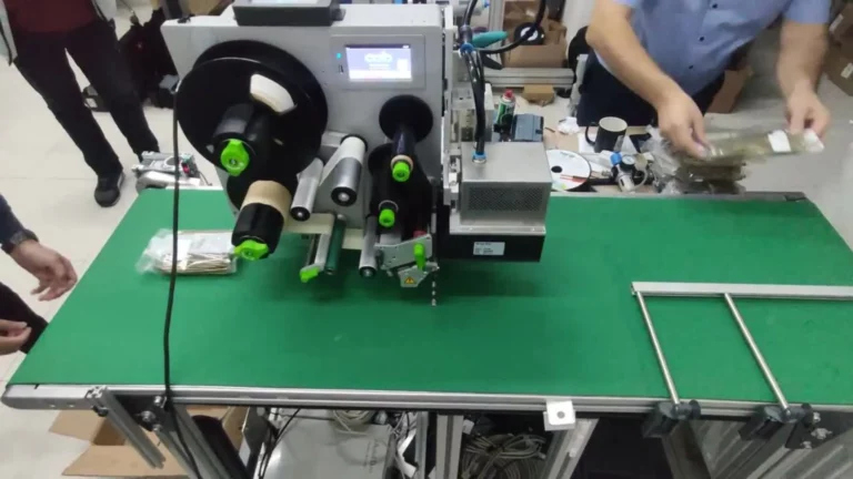 Sistem Automat de Etichetare pe Banda de Lucru