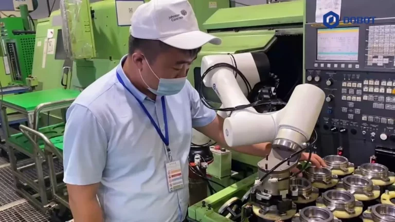 Ce diferențiază roboții colaborativi de cei tradiționali?